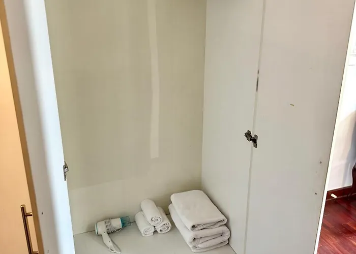 Apartment Samsen Spacious 2br Contemporary Thai Style *