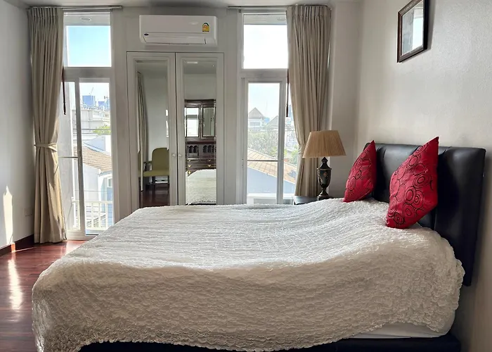 Apartment Samsen Spacious 2br Contemporary Thai Style *
