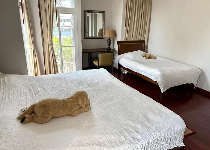 Apartment Samsen Spacious 2br Contemporary Thai Style Bangkok