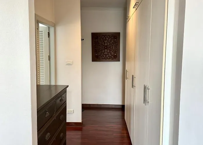 Apartment Samsen Spacious 2br Contemporary Thai Style *
