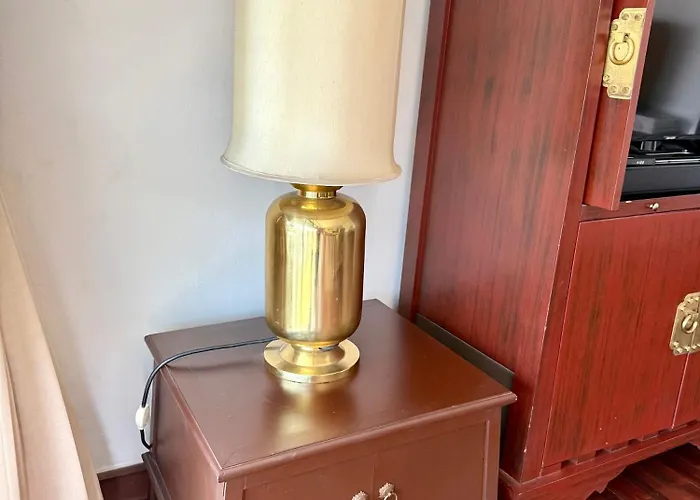 Samsen Spacious 2br Contemporary Thai Style Bangkok