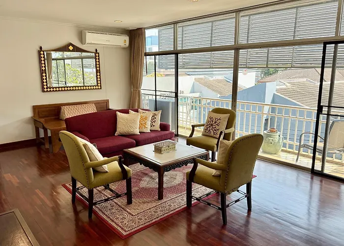Apartment Samsen Spacious 2br Contemporary Thai Style