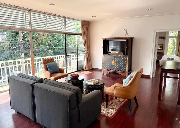 Apartment Samsen Spacious 2br Contemporary Thai Style