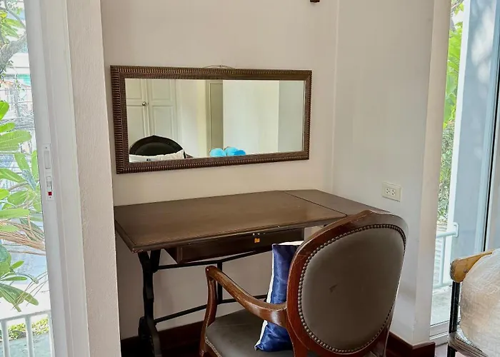 Samsen Spacious 2br Contemporary Thai Style *
