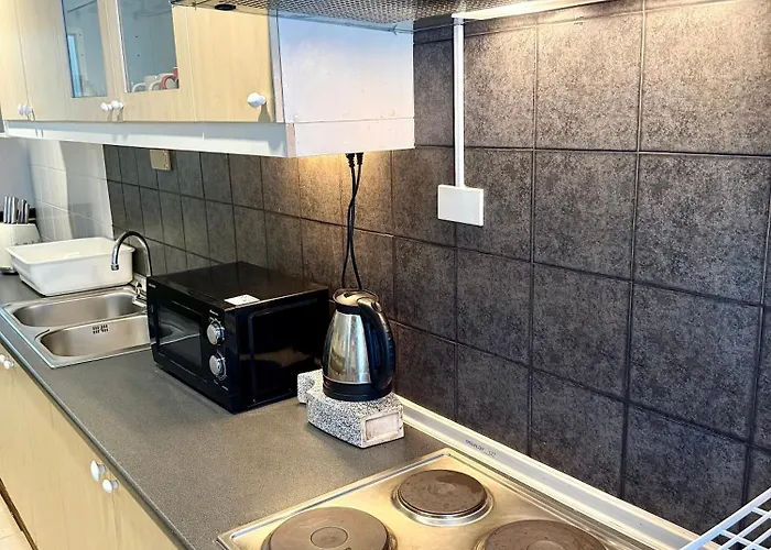 Samsen Spacious 2br Contemporary Thai Style Bangkok