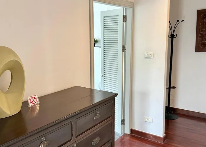 Samsen Spacious 2br Contemporary Thai Style * Bangkok