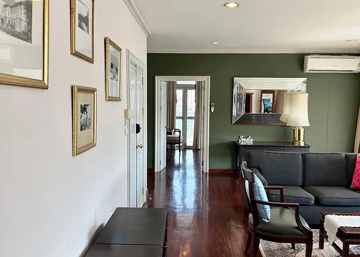 Apartment Samsen Spacious 2br Contemporary Thai Style