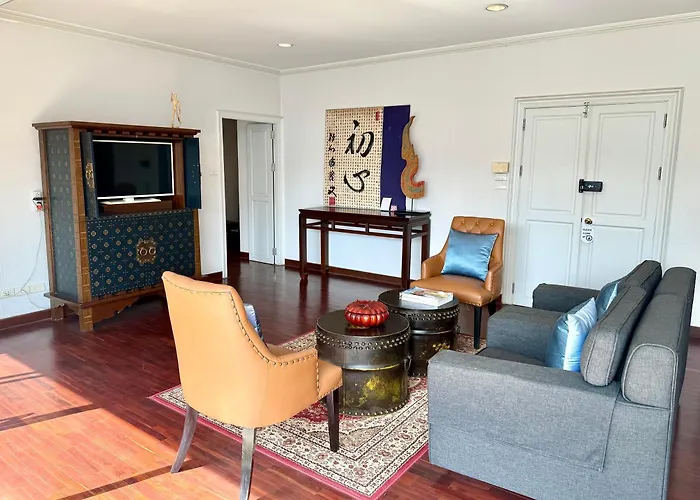 Samsen Spacious 2br Contemporary Thai Style Apartment *