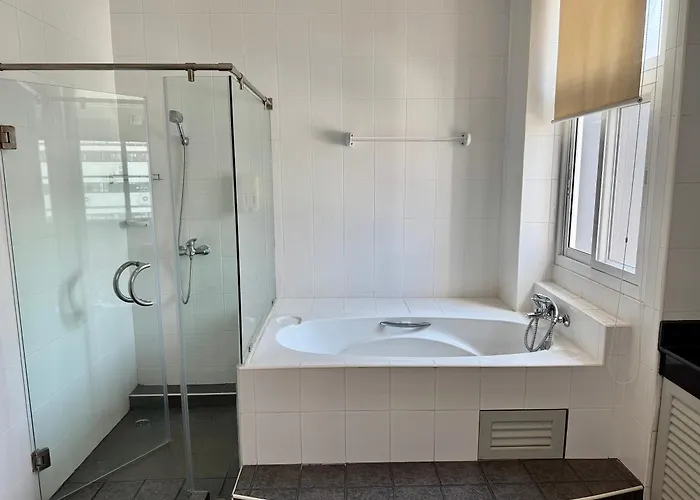 Apartment Samsen Spacious 2br Contemporary Thai Style