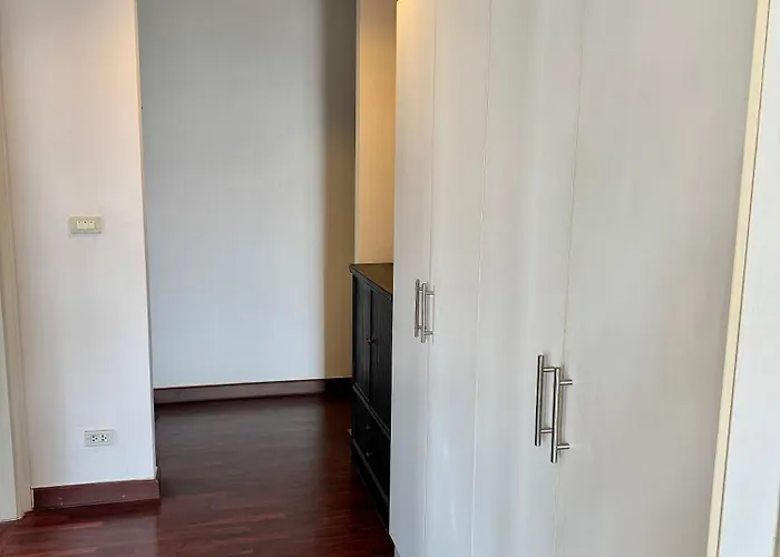 Apartment Samsen Spacious 2br Contemporary Thai Style *