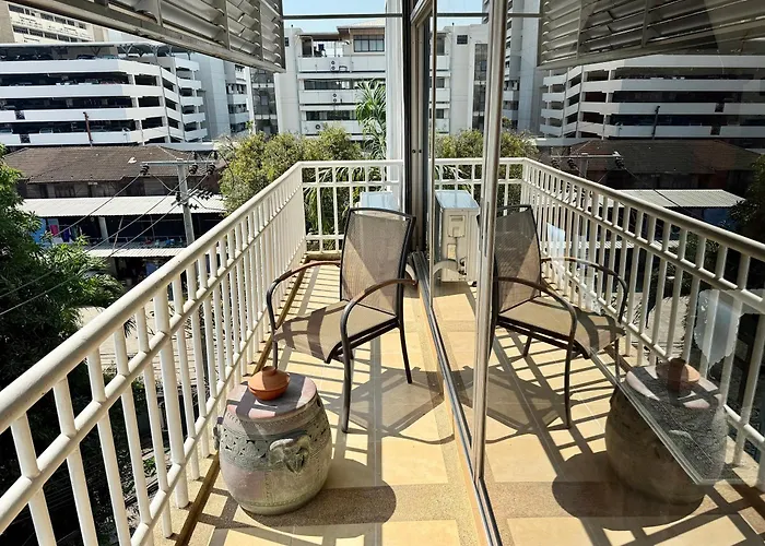 Apartment Samsen Spacious 2br Contemporary Thai Style *