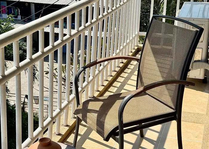 Samsen Spacious 2br Contemporary Thai Style Apartment Bangkok